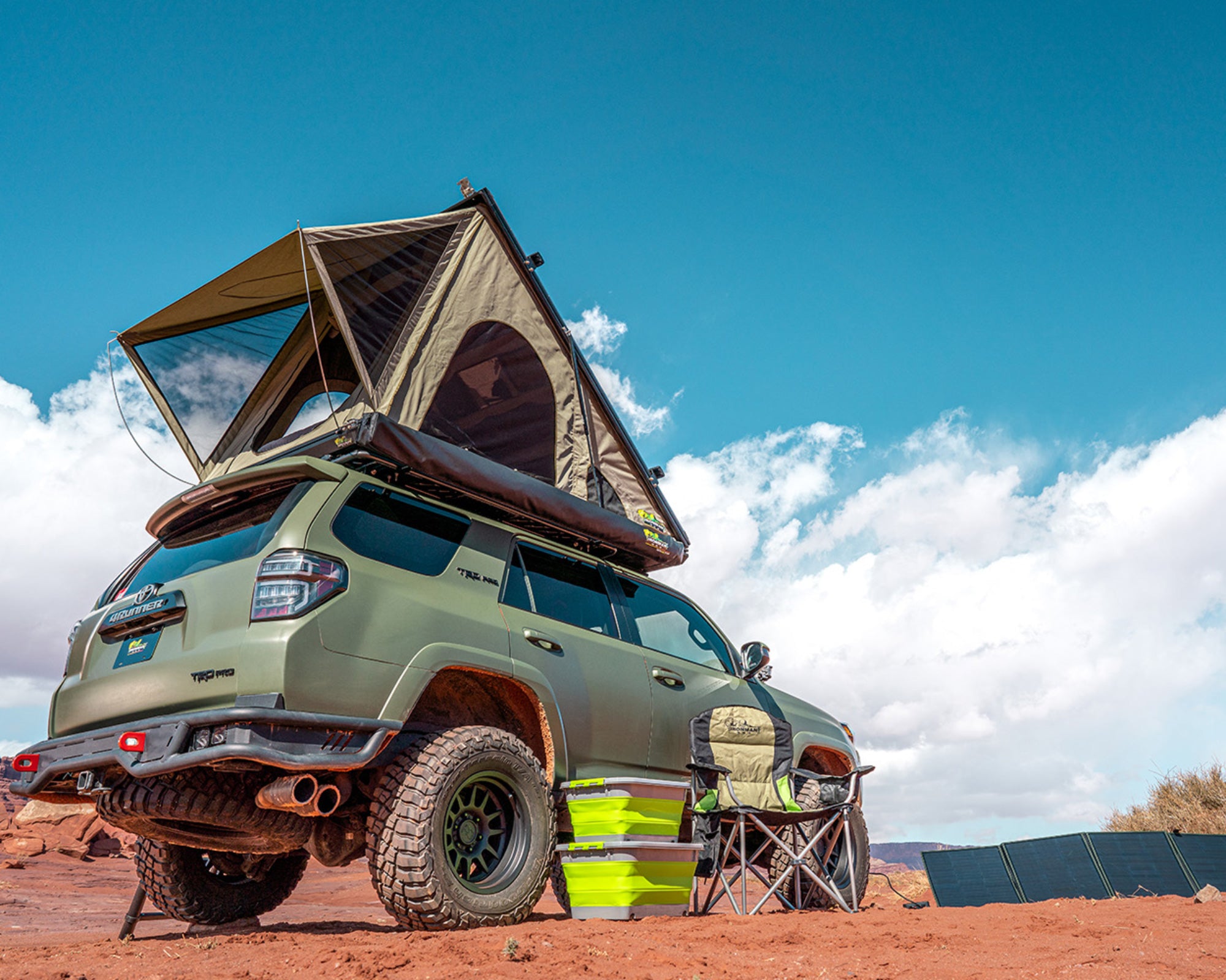 Swift 1400 Hard Shell Rooftop Tent