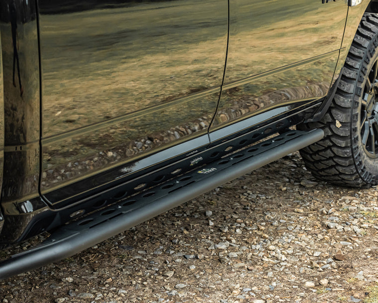 Raid Heavy Duty Side Steps | Ram 1500 Classic (2019+)